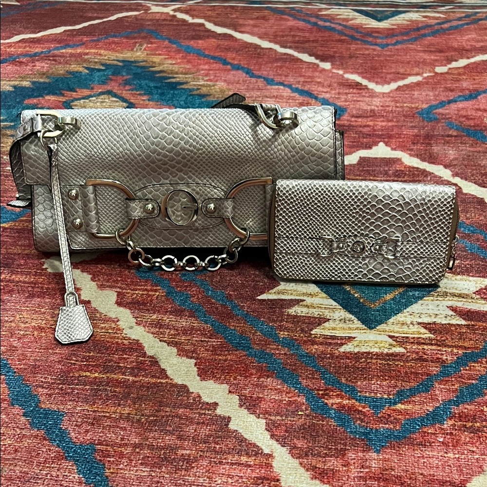 G by Guess Silver Textured purse and matching wallet.